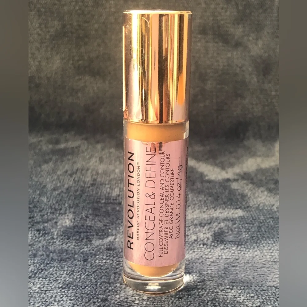 Makeup Revolution Conceal and Define Concealer C12.5